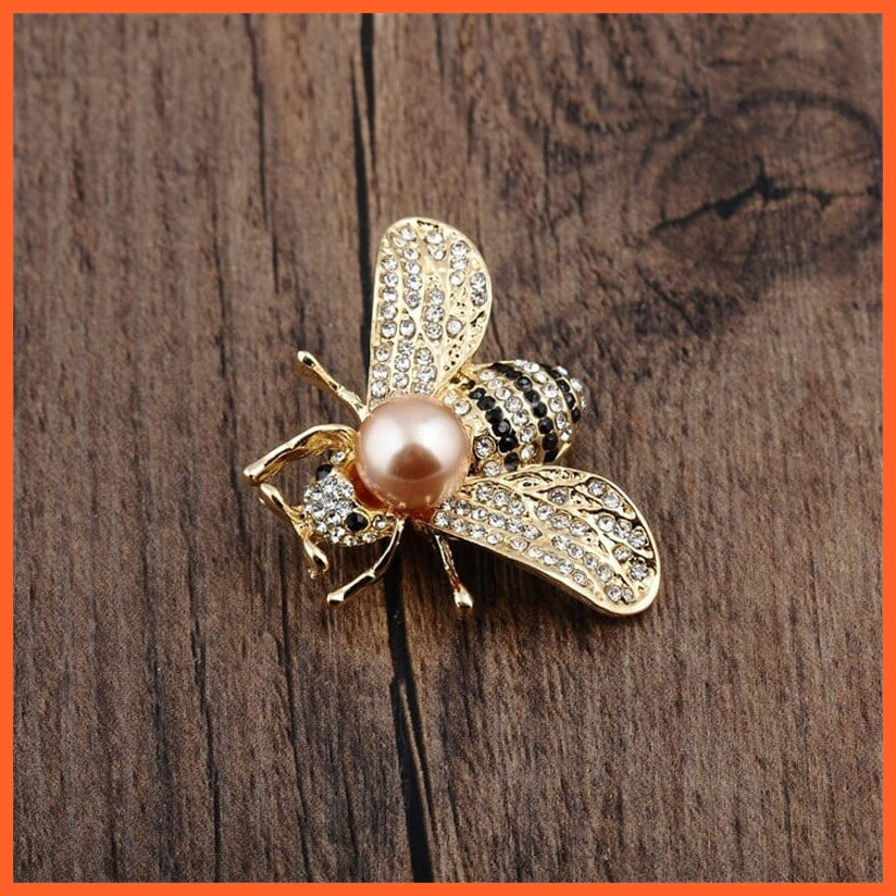 whatagift.uk 4 Cute Pearl Bee Brooches