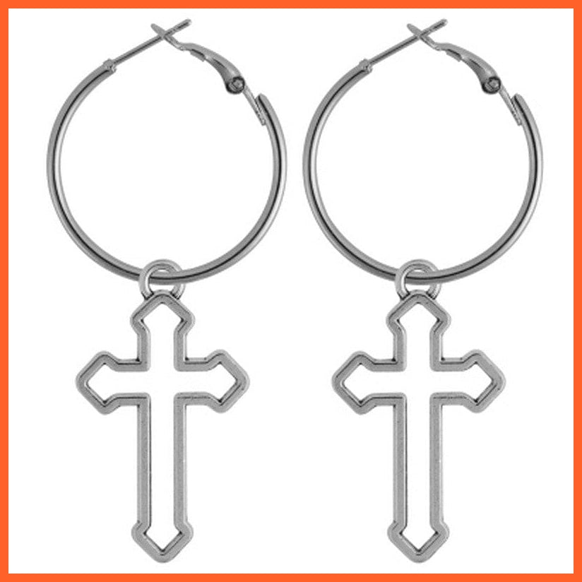 whatagift.uk A pair of 6 Skull Grunge Stud Style Asymmetric Clip Earrings for Women