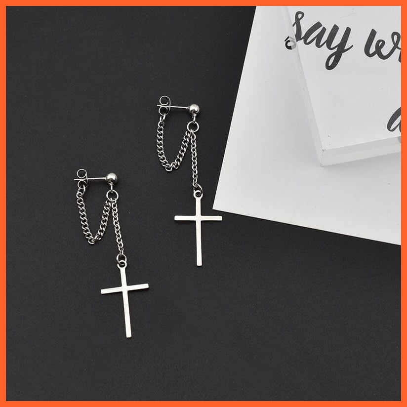 whatagift.uk A pair of 8 Skull Grunge Stud Style Asymmetric Clip Earrings for Women