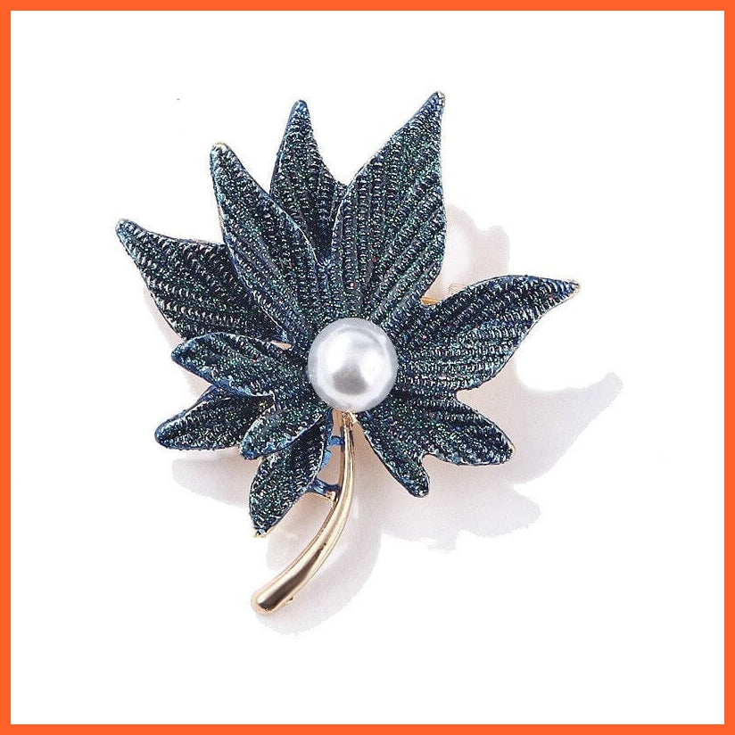 whatagift.uk Retro Pearl Double Maple Leaf Brooch