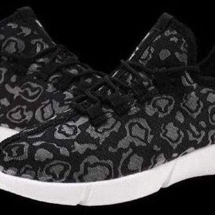 Fiber Optic Led Shoes Design - Black | whatagift.com.au.