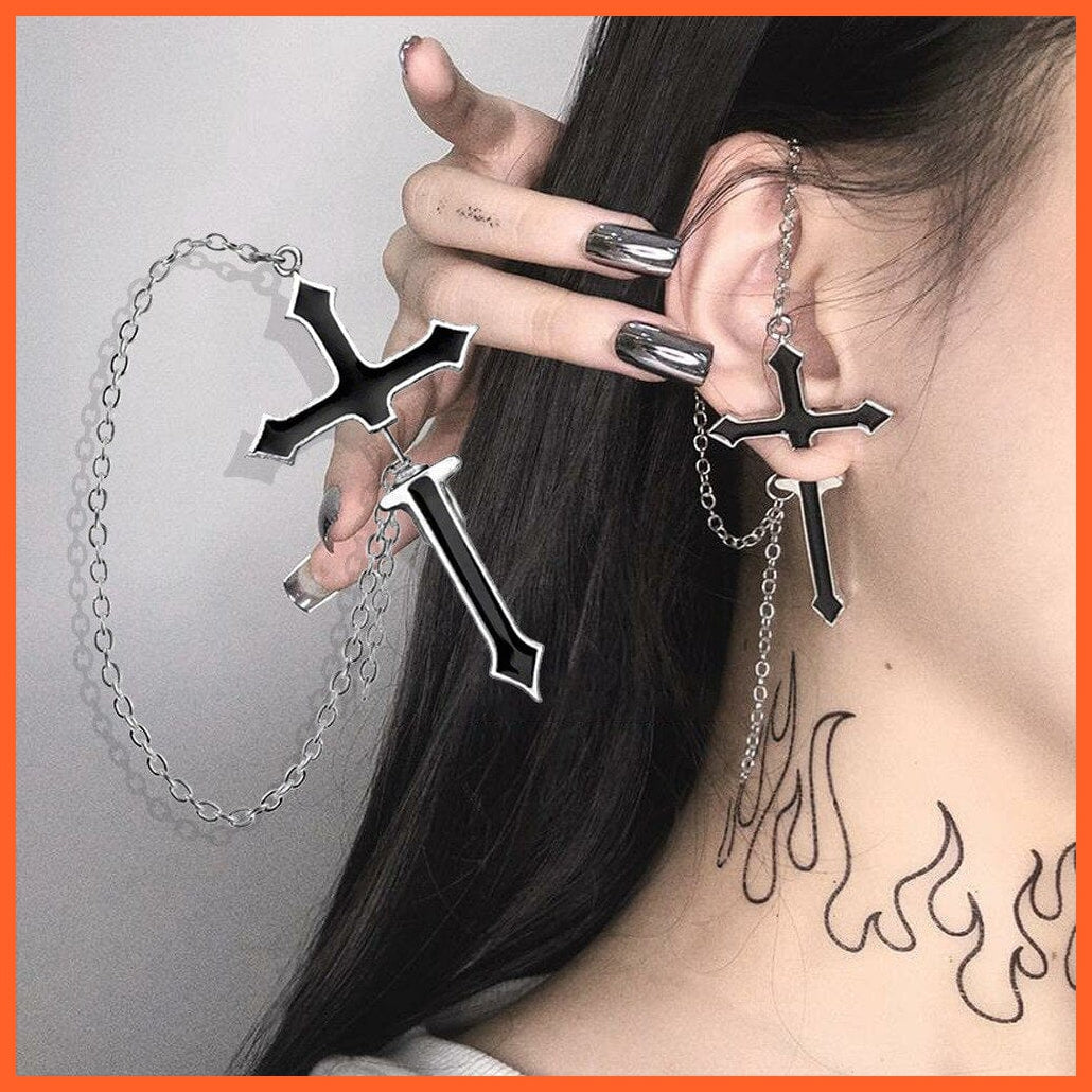 whatagift.uk Skull Grunge Stud Style Asymmetric Clip Earrings for Women