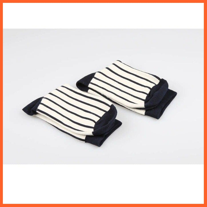 Mid Length Black White Cotton Socks For Men In Winters | whatagift.com.au.